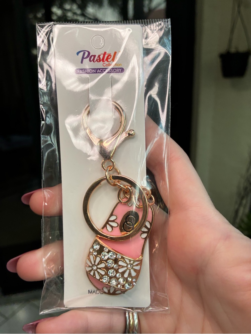 Pastel Collection NWT Rhinestone High Heel Shoe Keychain Gold Tone Pink - Picture 1 of 3